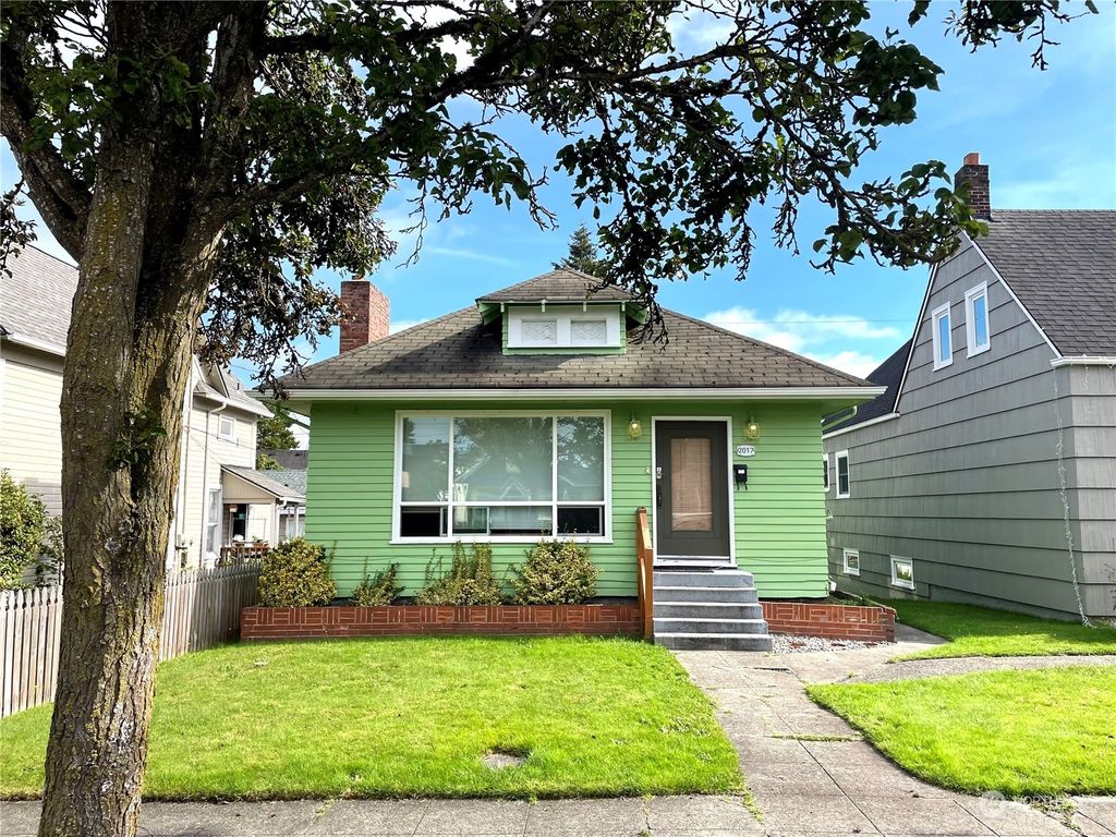 Photo of 2017 Colby Avenue, Everett, WA 98201 (MLS # 2291157)
