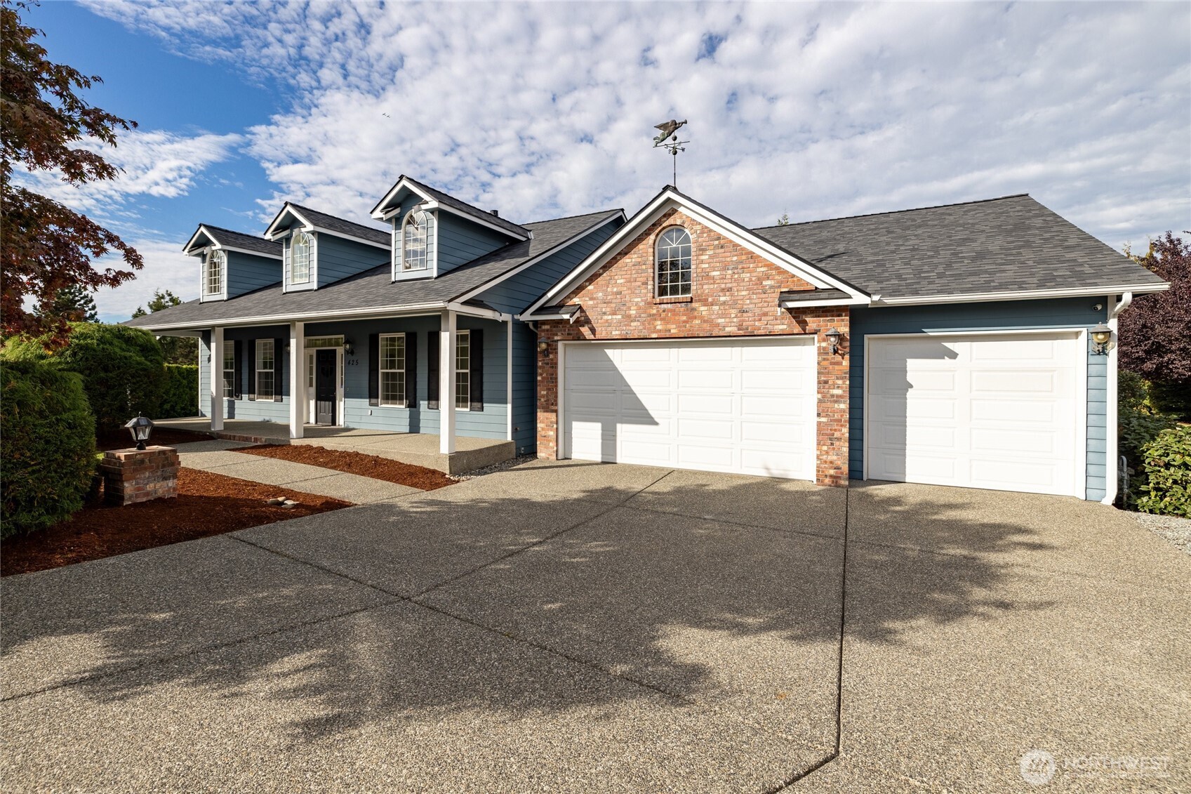 425 S 39th Place