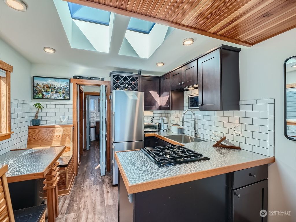 Photo of 1900 Westlake Avenue N #B4, Seattle, WA 98109 (MLS # 2229607)