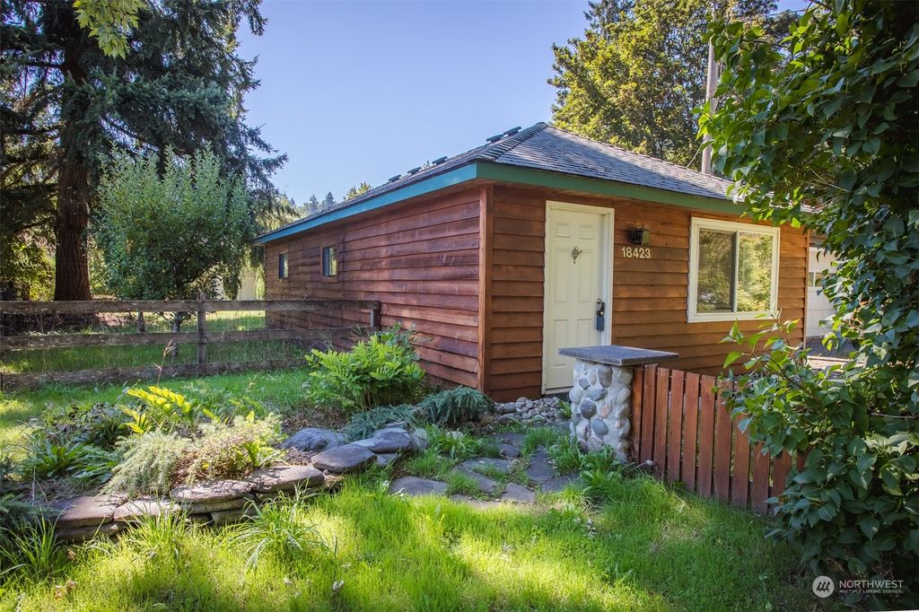 Photo of 18423 SE May Valley Road, Issaquah, WA 98027 (MLS # 2280917)