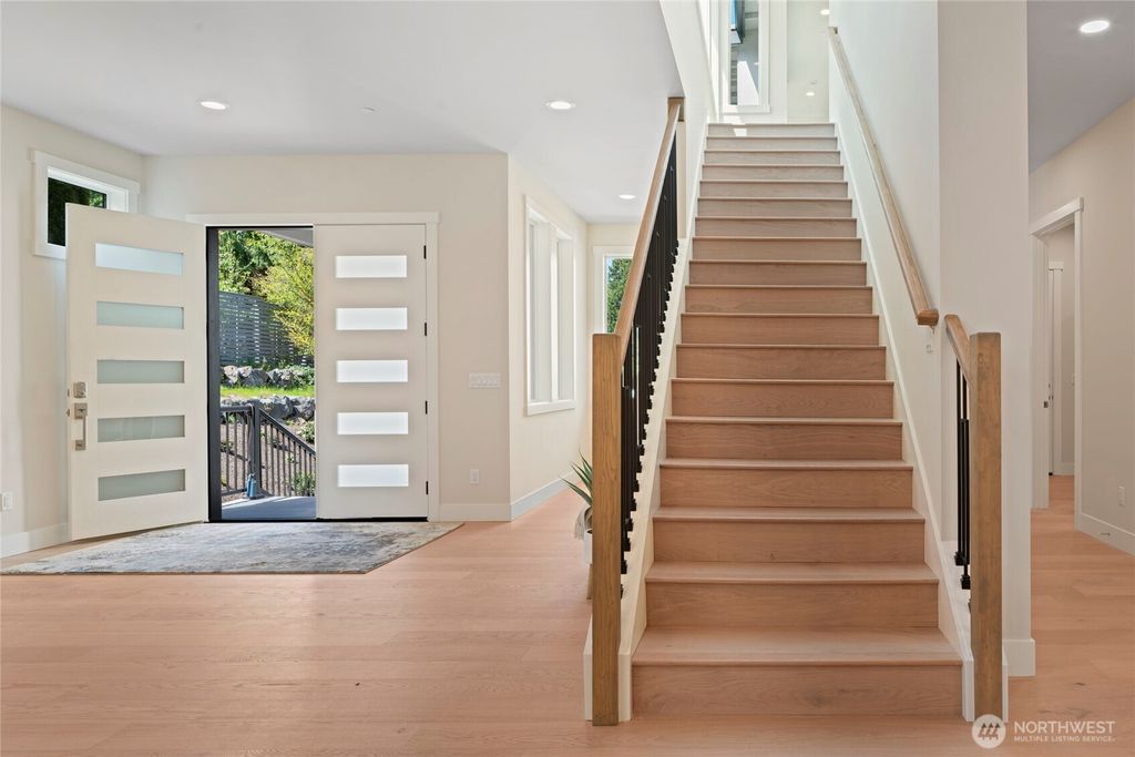 Photo of 955 103rd Avenue SE, Bellevue, WA 98004 (MLS # 2420902)