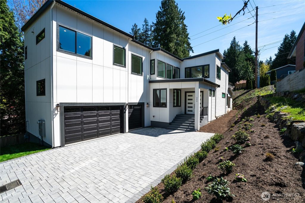 Photo of 955 103rd Avenue SE, Bellevue, WA 98004 (MLS # 2420902)