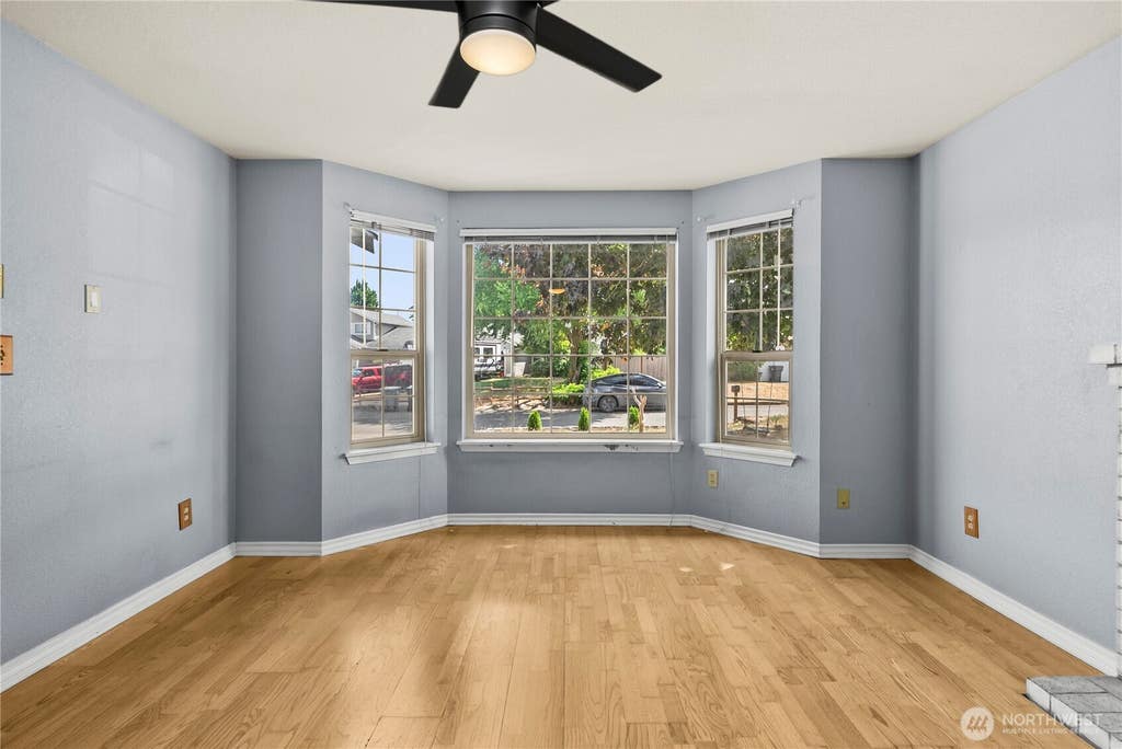 Photo of 14718 22nd Ave E Avenue E, Tacoma, WA 98445 (MLS # 2567880)