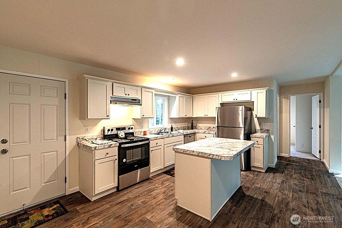 281 NE Snowcap Drive