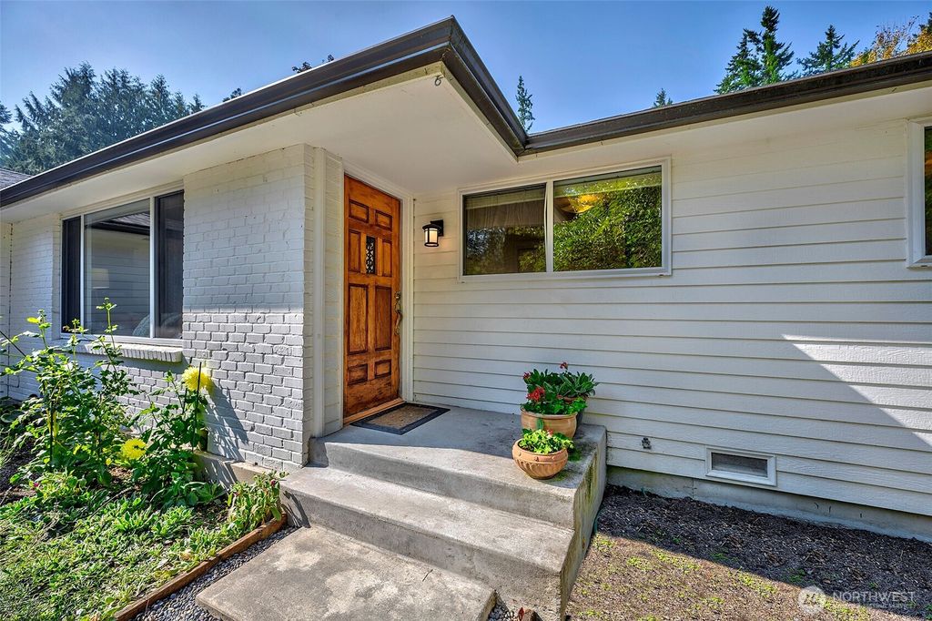 Photo of 11641 204th Avenue NE, Redmond, WA 98053 (MLS # 2437330)