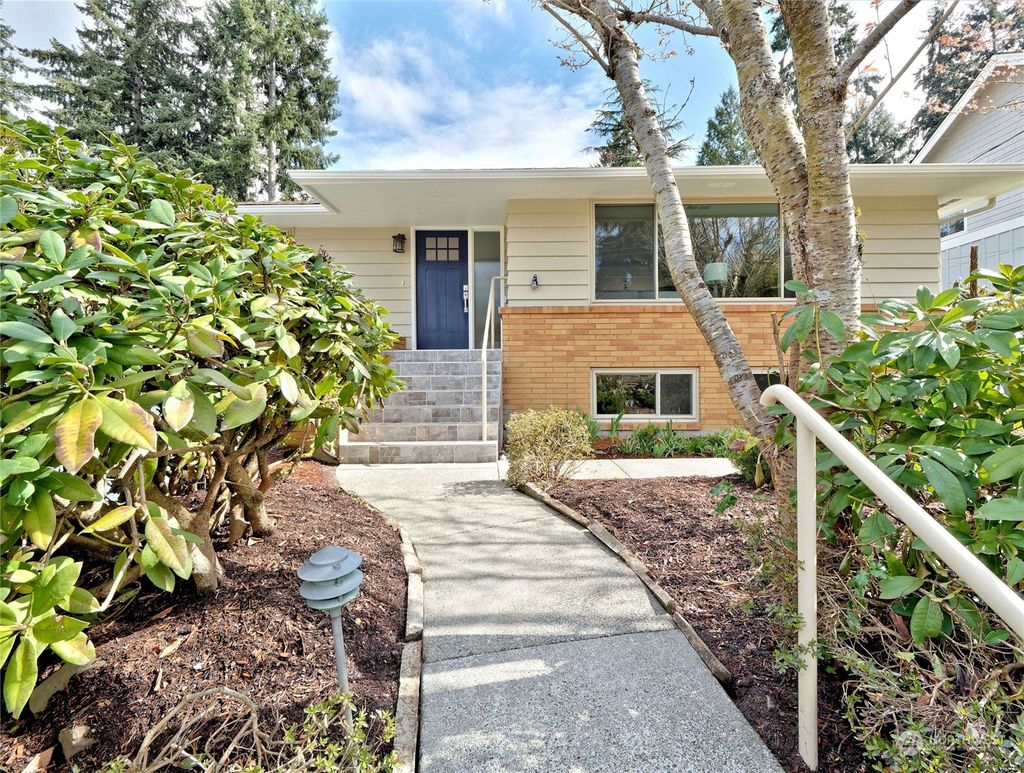 Photo of 4244 89th Avenue SE, Mercer Island, WA 98040 (MLS # 2212480)