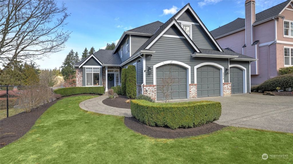 Photo of 3214 NE 26th Court, Renton, WA 98056 (MLS # 2044552)