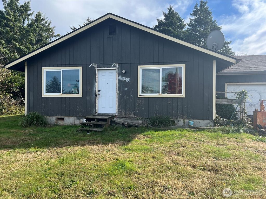 Photo of 406 SW Ocean Shores Boulevard, Ocean Shores, WA 98569 (MLS # 2443771)