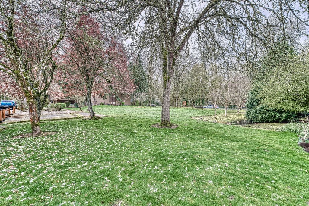 Photo of 750 3RD Avenue NW, Issaquah, WA 98027 (MLS # 2218464)