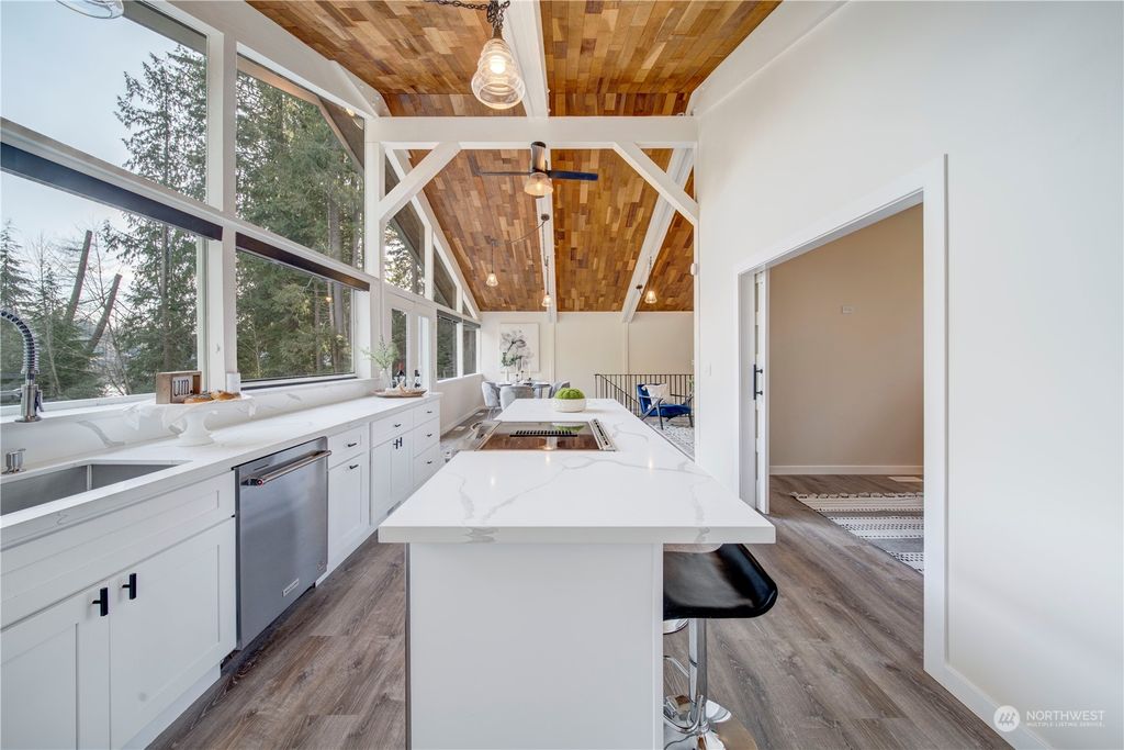 Photo of 415 NW Lake Roesiger Road, Snohomish, WA 98290 (MLS # 2032254)