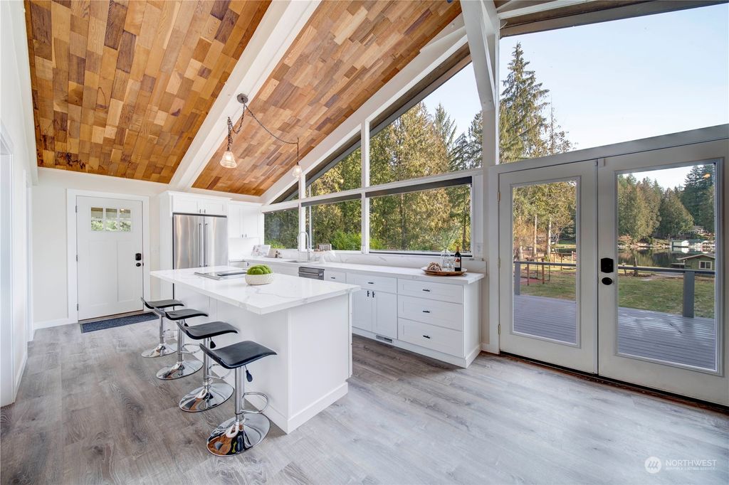 Photo of 415 NW Lake Roesiger Road, Snohomish, WA 98290 (MLS # 2032254)