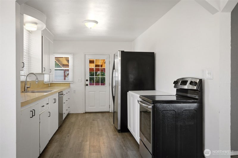 25 Shafer Avenue