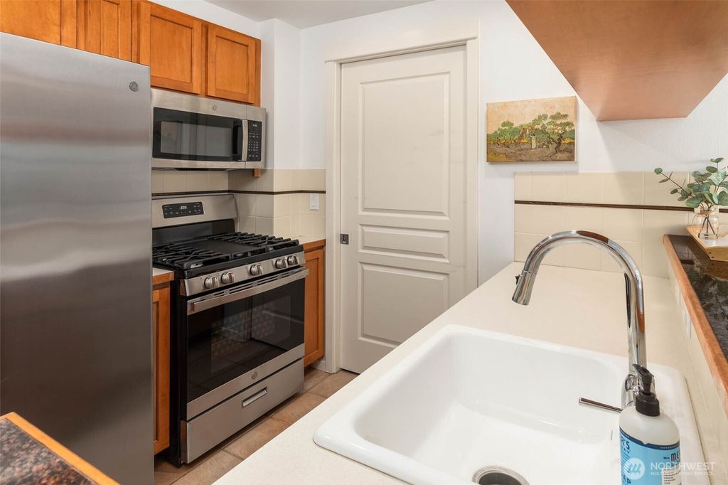 Photo of 2801 1st Avenue #1118, Seattle, WA 98121 (MLS # 2417197)