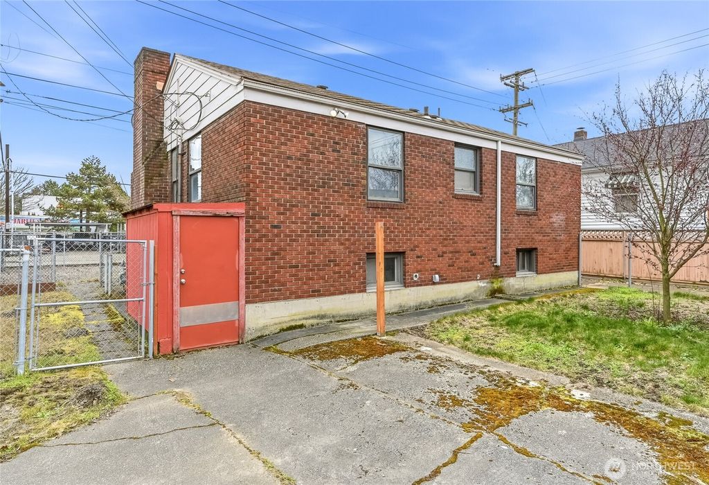 Photo of 9017 14th Avenue S, Seattle, WA 98108 (MLS # 2486230)