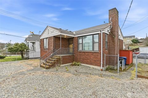 Photo of 9017 14th Avenue S, Seattle, WA 98108 (MLS # 2486230)