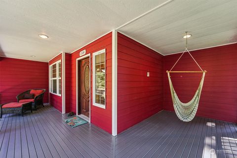 A home in Anderson Island