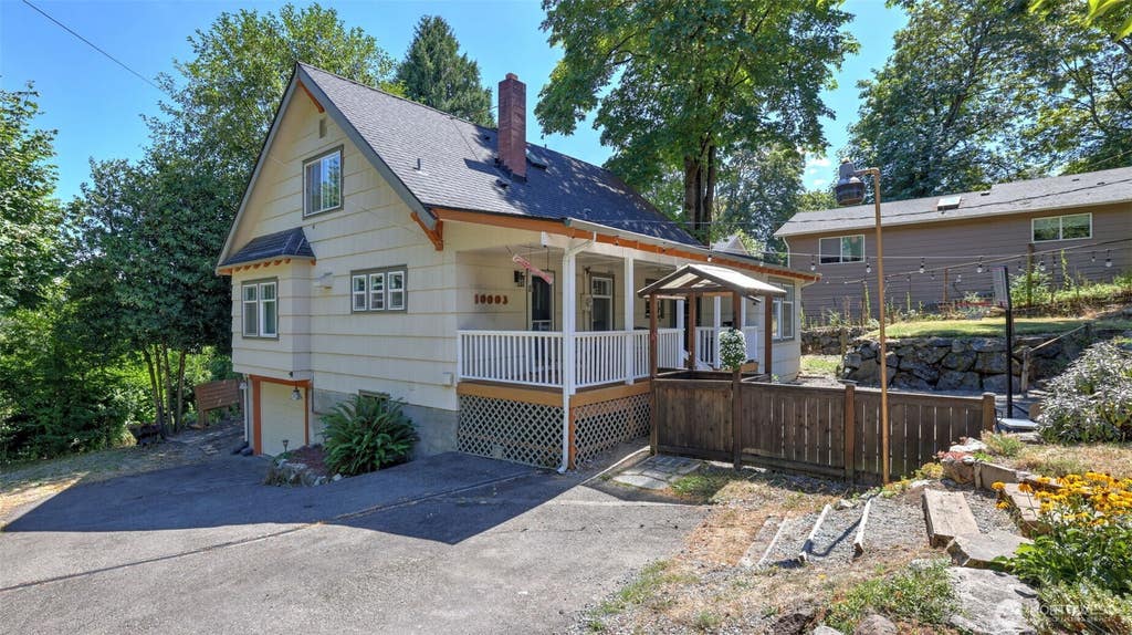 Photo of 10003 15th Avenue S, Seattle, WA 98168 (MLS # 2562461)