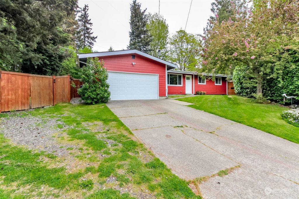 Photo of 31202 3rd Avenue SW, Federal Way, WA 98023 (MLS # 2227862)