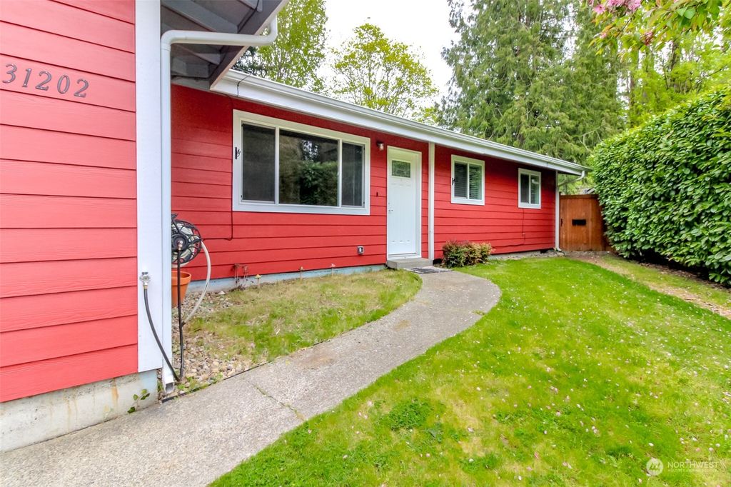 Photo of 31202 3rd Avenue SW, Federal Way, WA 98023 (MLS # 2227862)