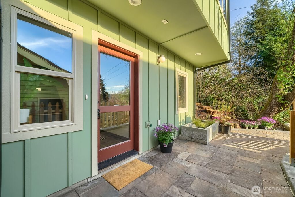 Photo of 4586 22nd Avenue SW, Seattle, WA 98106 (MLS # 2507723)