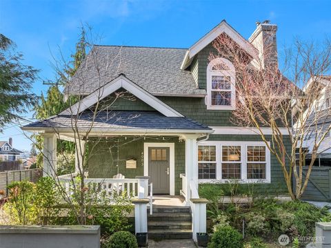 4003 Densmore Avenue N Seattle WA 98103