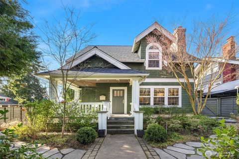 Photo of 4003 Densmore Avenue N, Seattle, WA 98103 (MLS # 2472189)