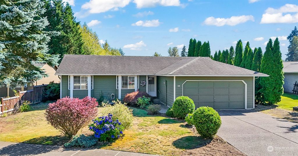 Photo of 210 W Pilchuck Street, Granite Falls, WA 98252 (MLS # 2285438)