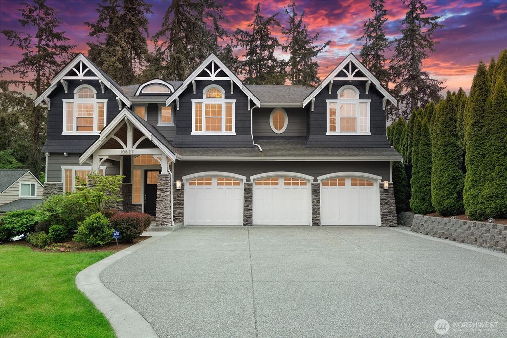 Photo of 10827 SE 14th Street, Bellevue, WA 98004 (MLS # 2361322)