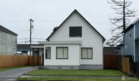 Photo of 809 W Market Street, Aberdeen, WA 98520 (MLS # 2418427)