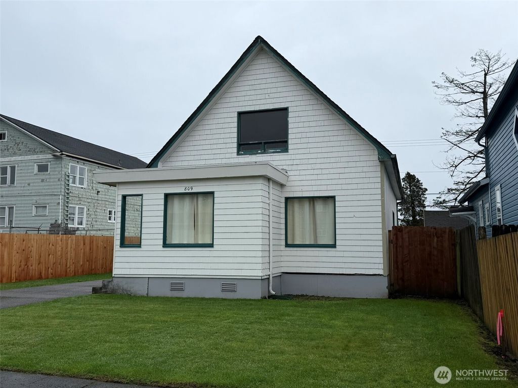 Photo of 809 W Market Street, Aberdeen, WA 98520 (MLS # 2418427)