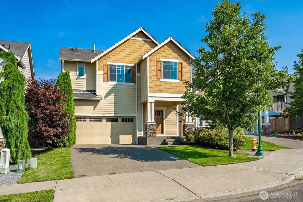 Photo of 13014 SE 308th Place, Auburn, WA 98092 (MLS # 2429465)