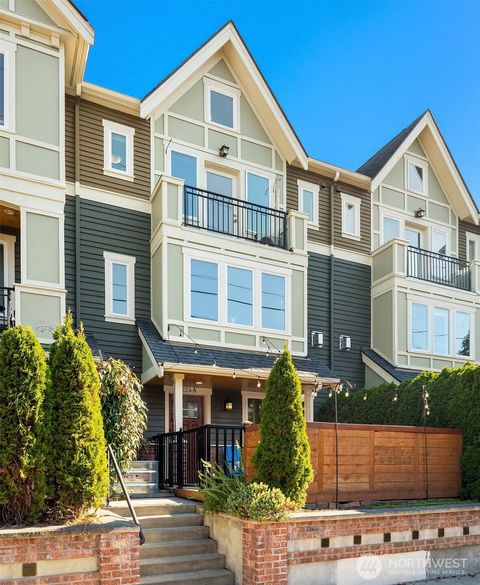 Photo of 224 12th Avenue E #A, Seattle, WA 98102 (MLS # 2418620)