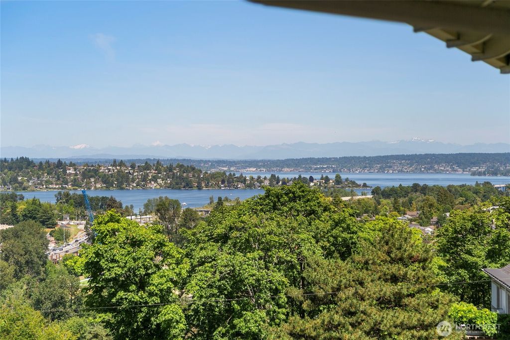 Photo of 1303 E Lynn Street, Seattle, WA 98102 (MLS # 2391089)