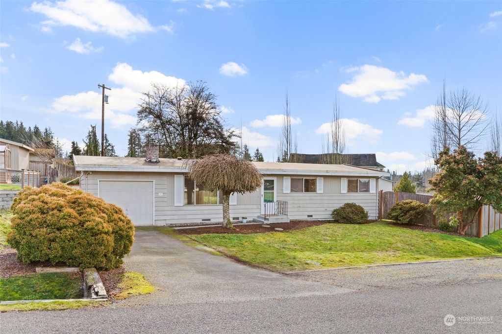 Photo of 2022 149th Street SW, Lynnwood, WA 98087 (MLS # 2323047)