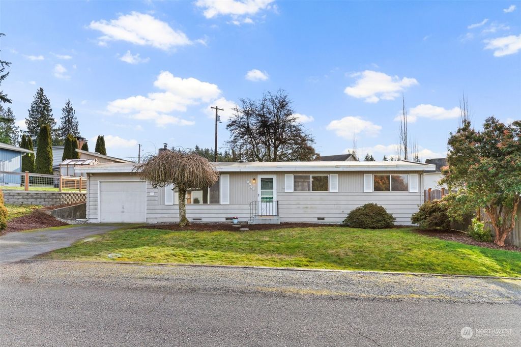Photo of 2022 149th Street SW, Lynnwood, WA 98087 (MLS # 2323047)