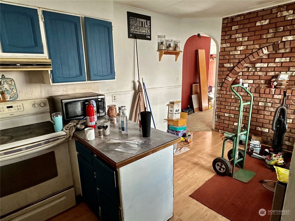 listing image 9363091777022027260