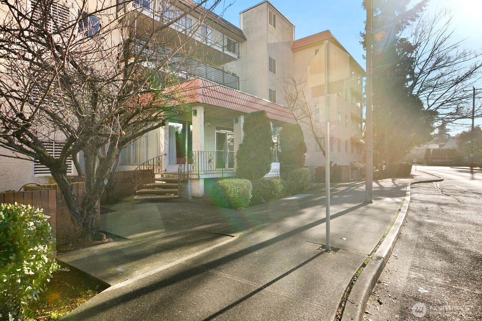 9030 Seward Park Avenue S 411