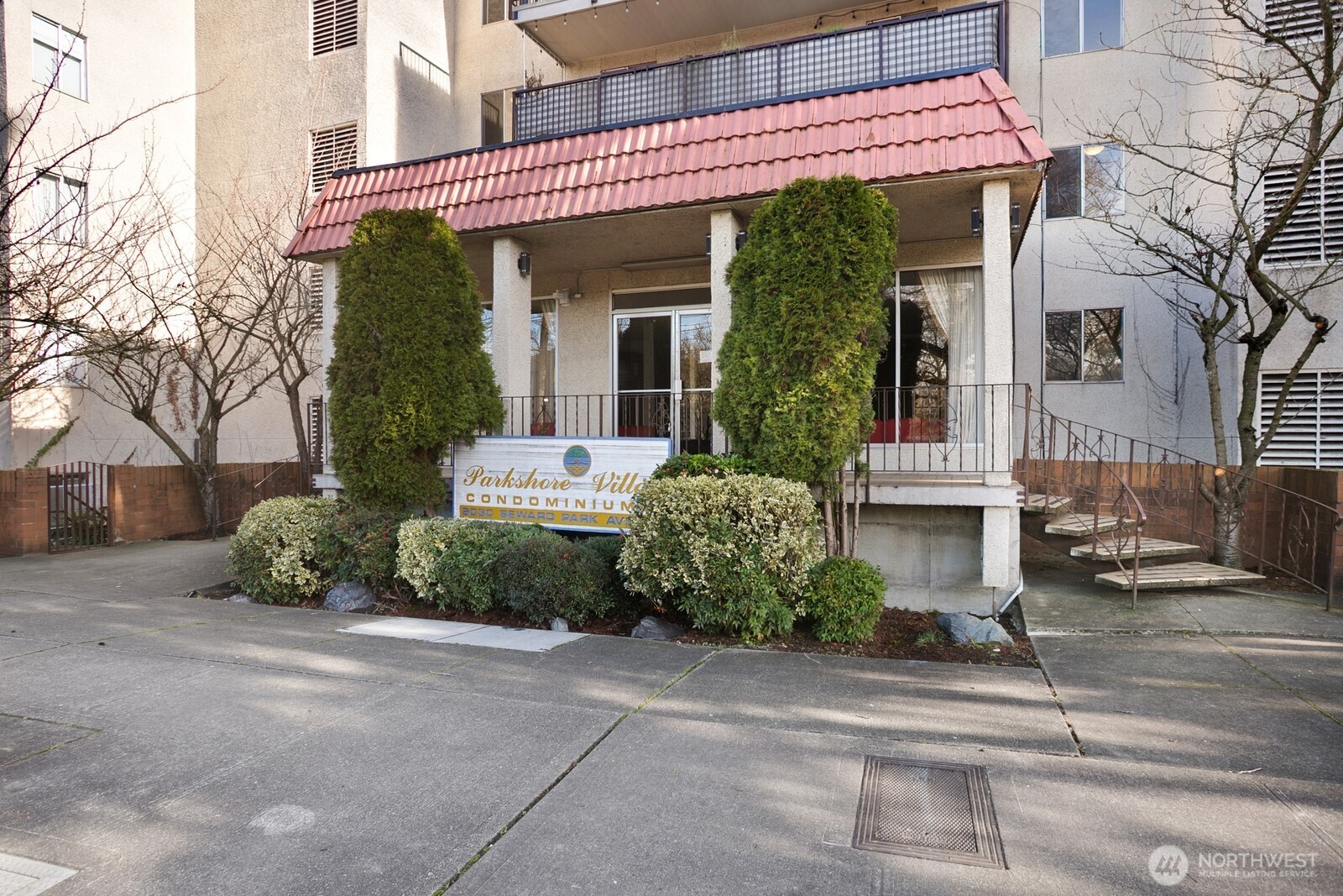 9030 Seward Park Avenue S 411