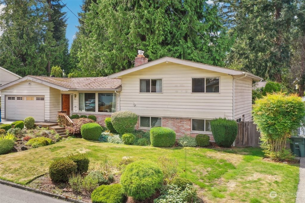 Photo of 117 154th Place NE, Bellevue, WA 98007 (MLS # 2282813)