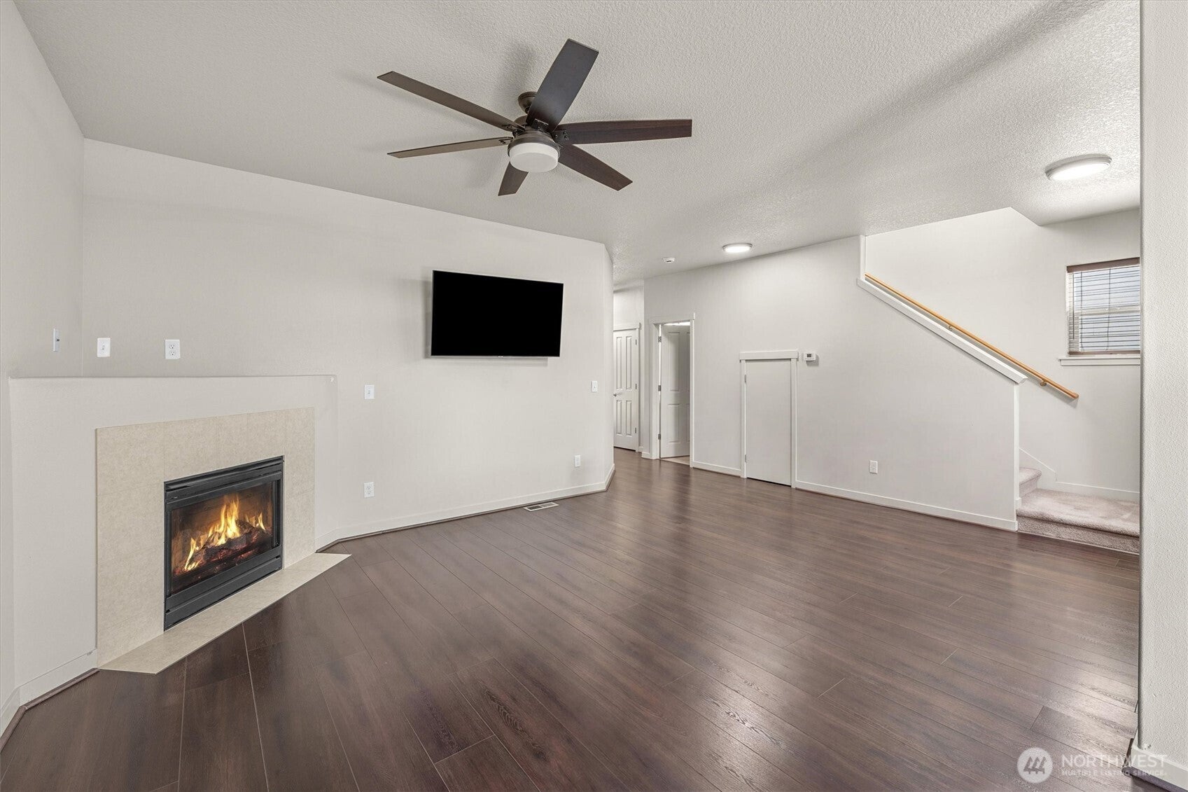3302 NE 43rd Place