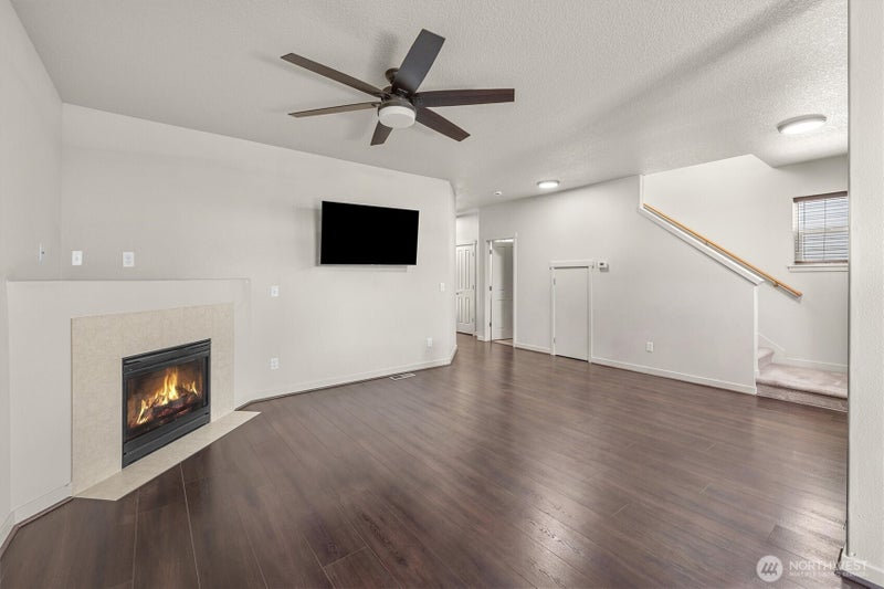 3302 NE 43rd Place