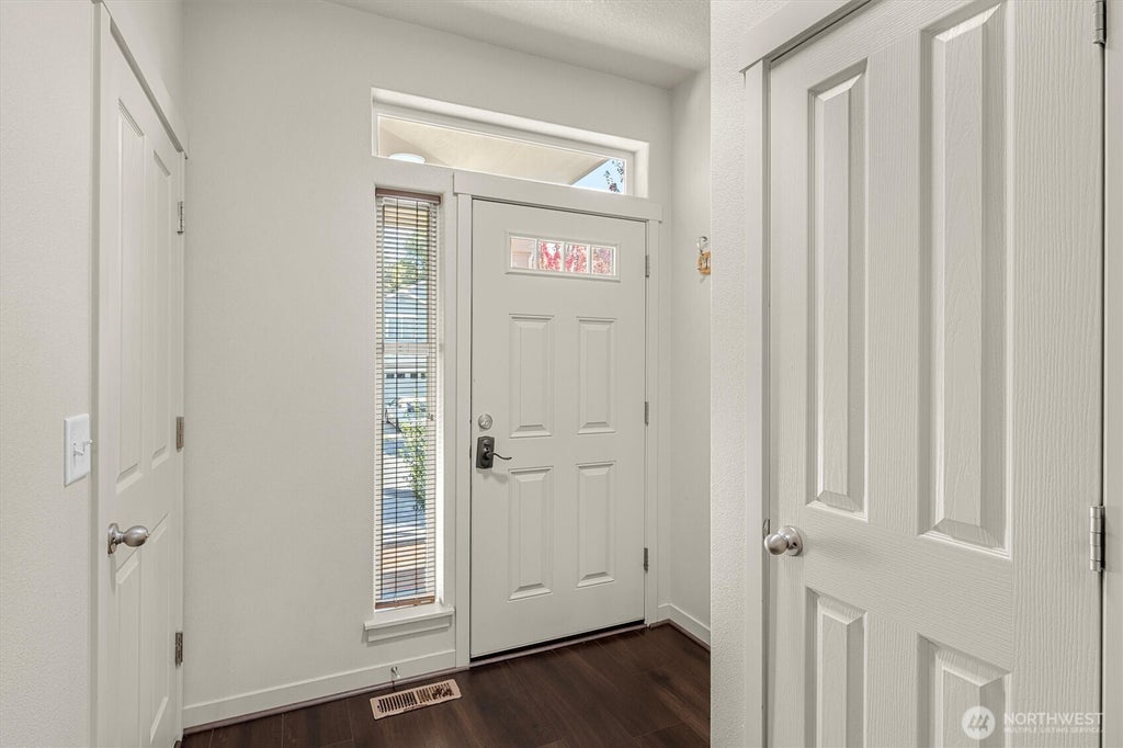 Photo of 3302 NE 43rd Place, Vancouver, WA 98661 (MLS # 2584321)