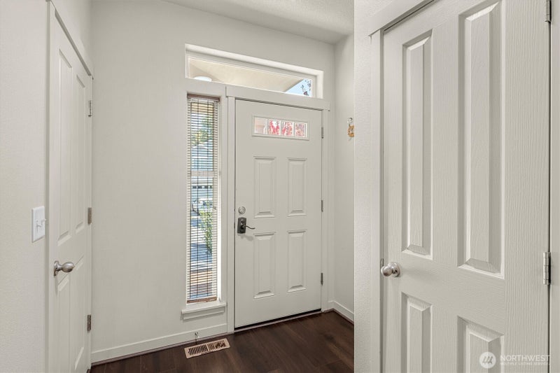 3302 NE 43rd Place
