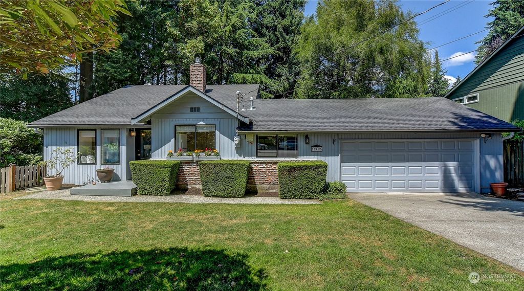 Photo of 11406 NE 103rd Place, Kirkland, WA 98033 (MLS # 2138057)