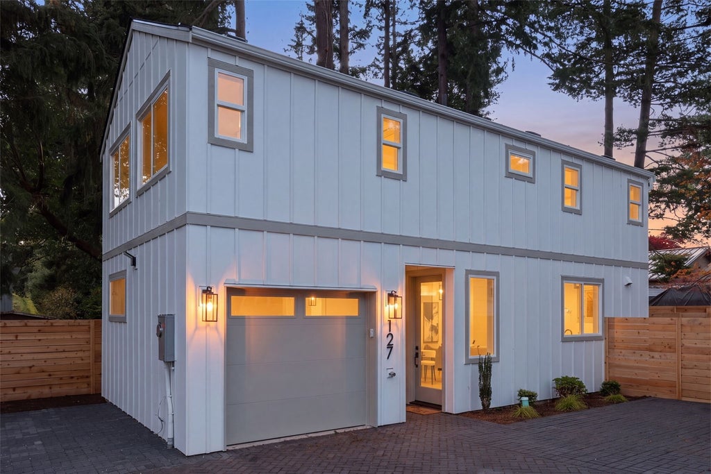 Photo of 127 N 136th Street, Seattle, WA 98133 (MLS # 2598683)