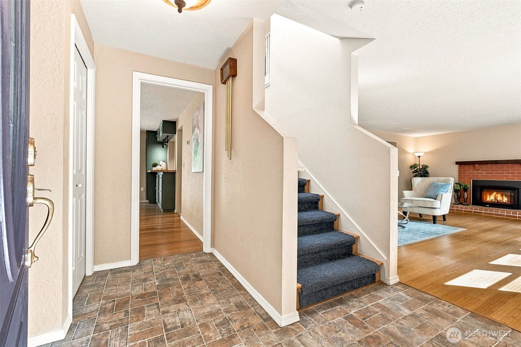 Photo of 28222 183rd Avenue SE, Kent, WA 98042 (MLS # 2575213)