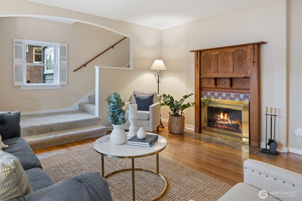 Photo of 6311 Brooklyn Avenue NE, Seattle, WA 98115 (MLS # 2461238)