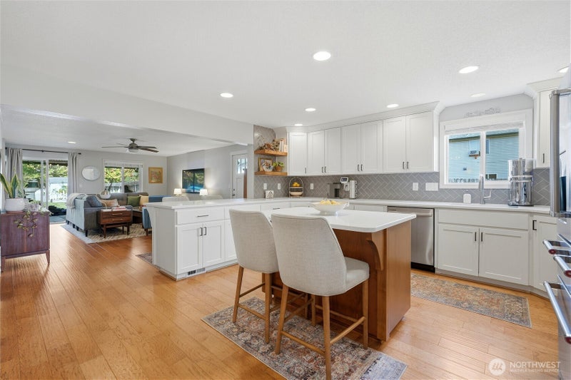 901 SE 6th Court