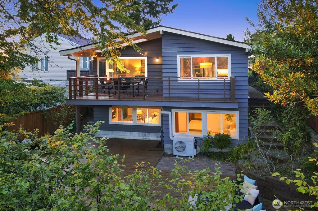 Photo of 3927 SW Frontenac Street, Seattle, WA 98136 (MLS # 2550328)