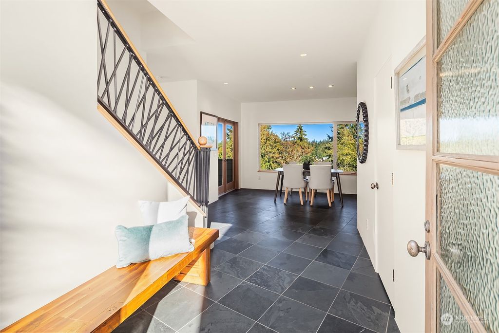 Photo of 610 97th Place SE, Bellevue, WA 98004 (MLS # 2297223)